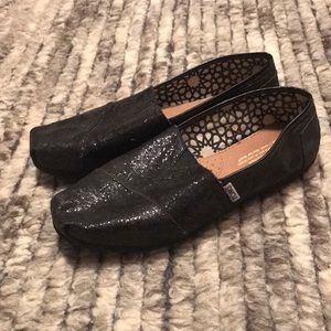 Sparkly black Toms W7.5